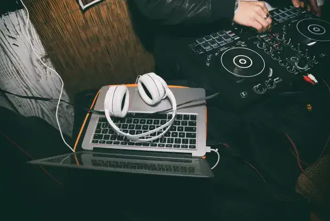 I will create a custom dj mix, dj mixing, dj party
